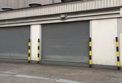 GarageDoorsStore Northfield, OH 234-320-0115 - rolling-garage-side